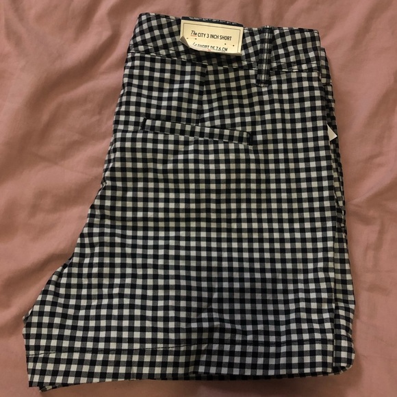 NWT Gap Gingham shorts - Picture 2 of 2
